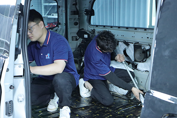 关于我们滚动3