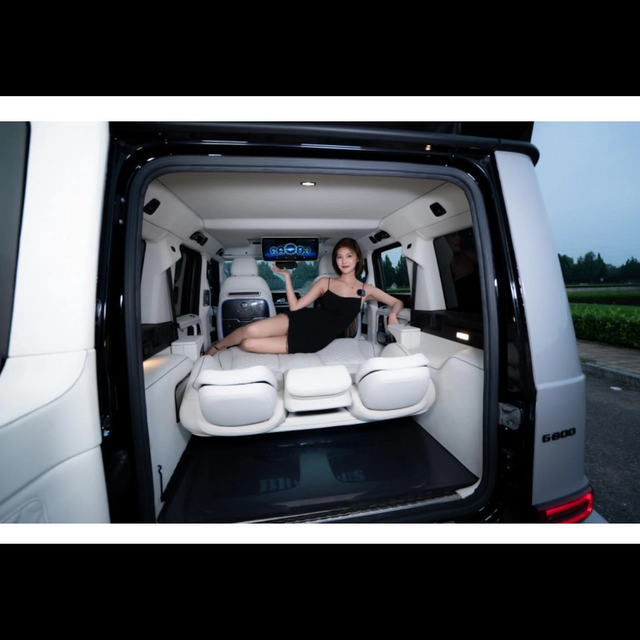 Illuminated Trunk Pad with Logo Projection for Benz G-Class.C