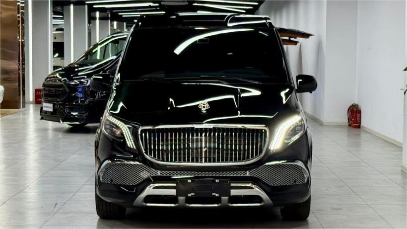 HANTOUR: Mercedes-Benz Vito Bordeaux Red: A Fiery Symphony of Business Elegance And Romantic Passion