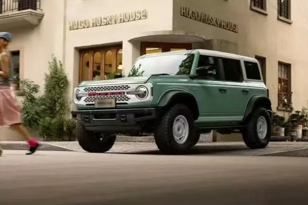 HANTOUR：Retro Hardcore Off-Road: Ford Bronco 1966, Classic Revival