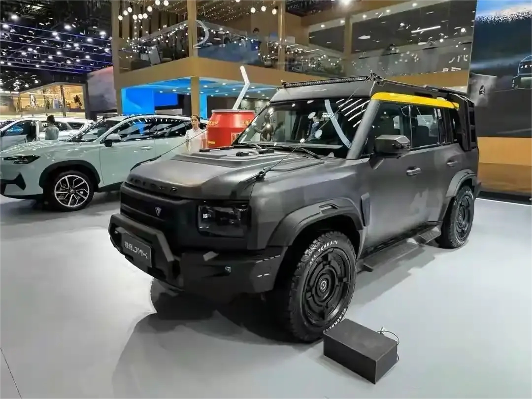 HANTOUR:Jetour Mountain And Sea T2 Modified Version Makes Its Debut: Mecha Style + Seven-seat Design, Setting A New Benchmark for Future Off-roading